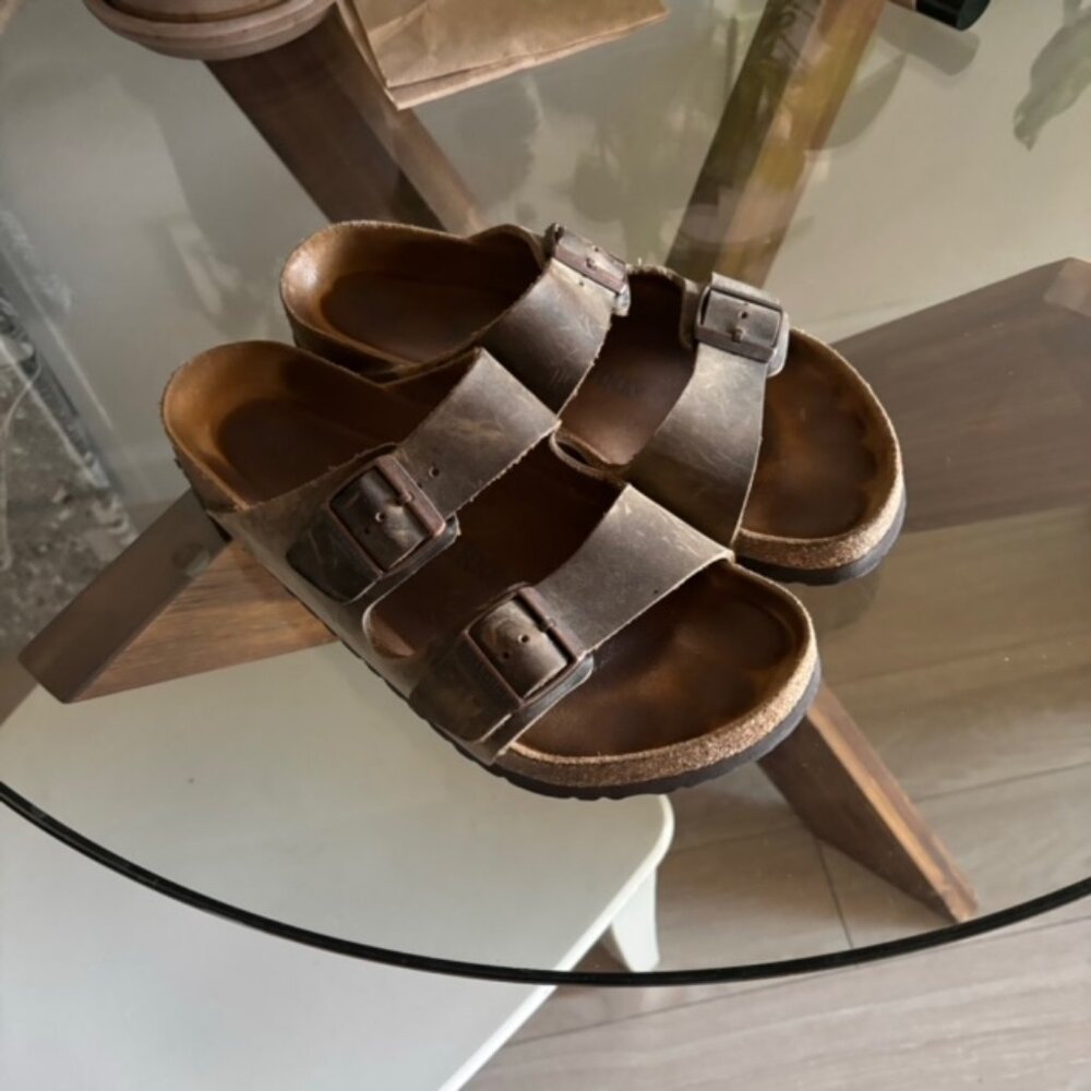 Birkenstock - Arizona US M 9 | Oiled Leather | Soft Footbed | Dark Brown